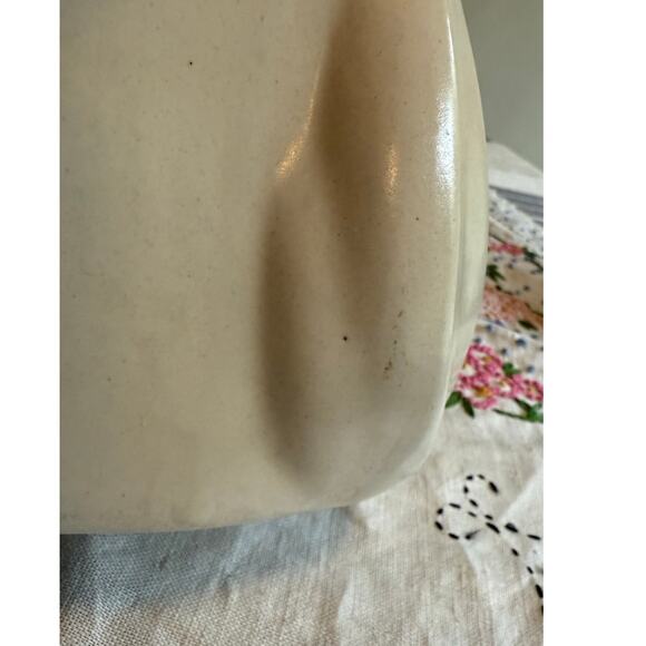 Vintage Haegar Pottery White Ceramic Virgin Mary Planter Vase Decor Made In USA - Picture 11 of 16